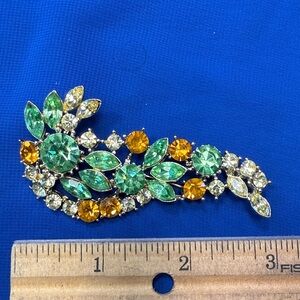 Elegant Green and Gold Brooch